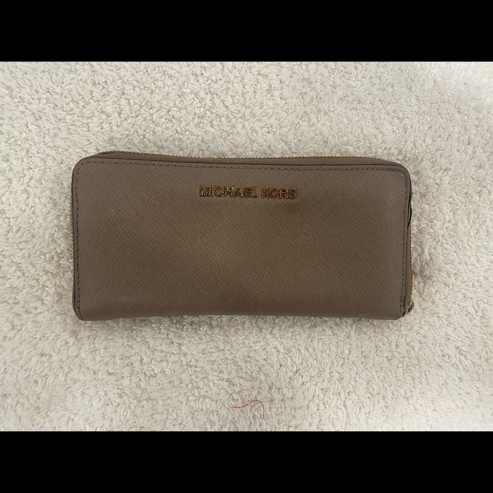 Michael Kors Bedford 3/4 Zip Wallet